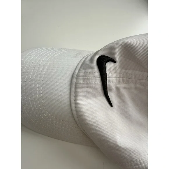 White Nike Cap Preowned - Picture 6 of 6